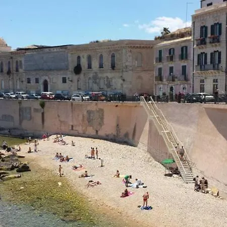 Apartment White Loft Ortigia *